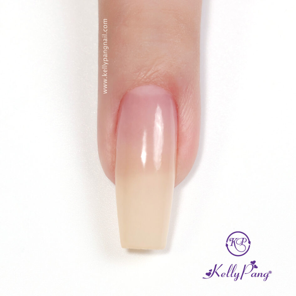 Hướng dẫn vẽ móng Cách vẽ nail họa tiết dưa hấu hiệu ứng mắt mèo Bước 1 Hướng dẫn vẽ móng Cách vẽ nail họa tiết dưa hấu hiệu ứng mắt mèo Bước 1