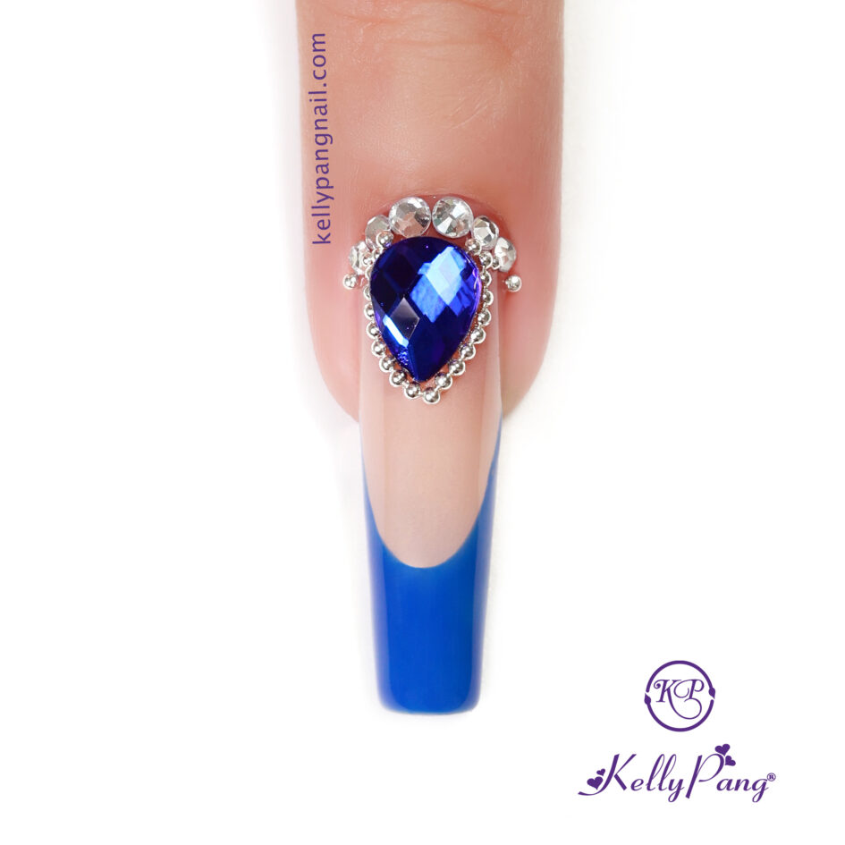 Hướng dẫn vẽ móng Cách vẽ nail phối màu xanh sapphire sang trọng Bước 4 Hướng dẫn vẽ móng Cách vẽ nail phối màu xanh sapphire sang trọng Bước 4